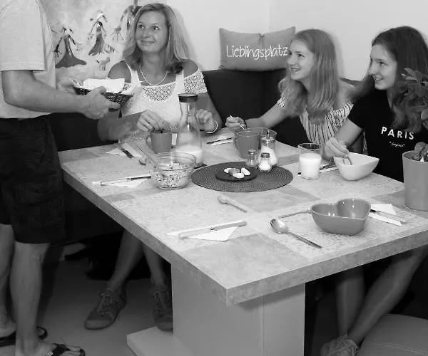 Gaestehaus Krause Bed & Breakfast 3*